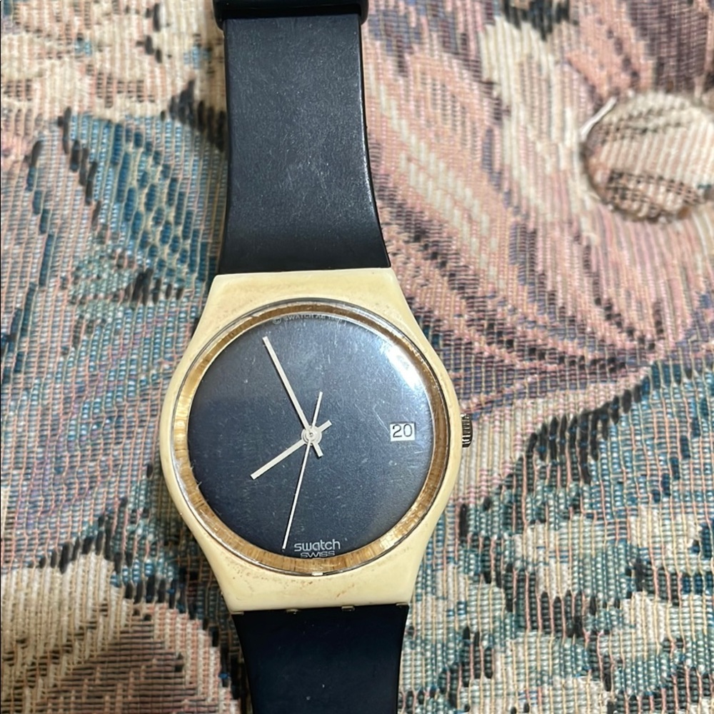 Swatch Black and Cream Wearable Watch